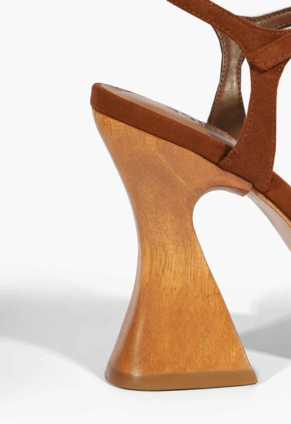 Hilda Curve Sandal