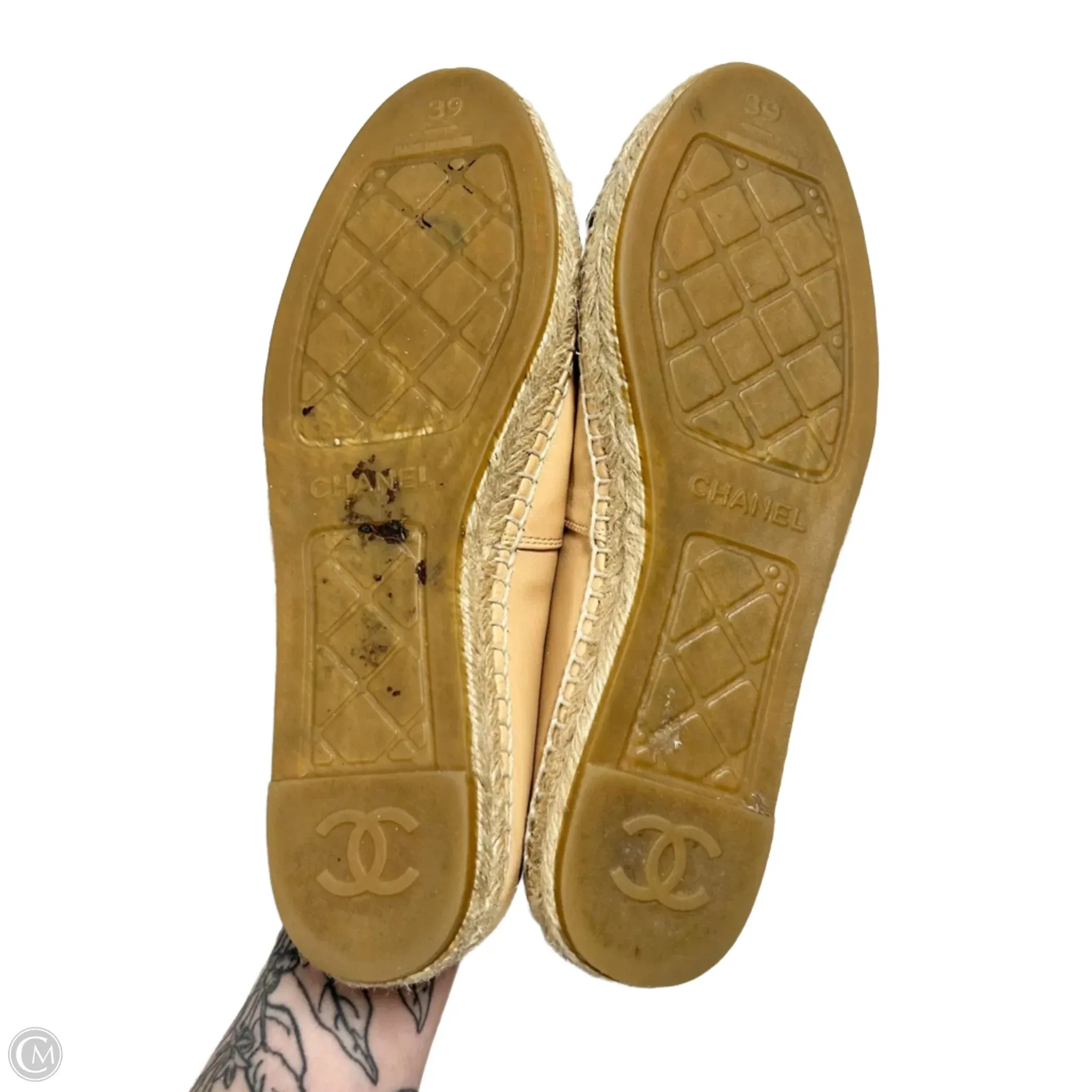 Shoes Luxury Designer By Chanel In Black & Tan, Size: 9